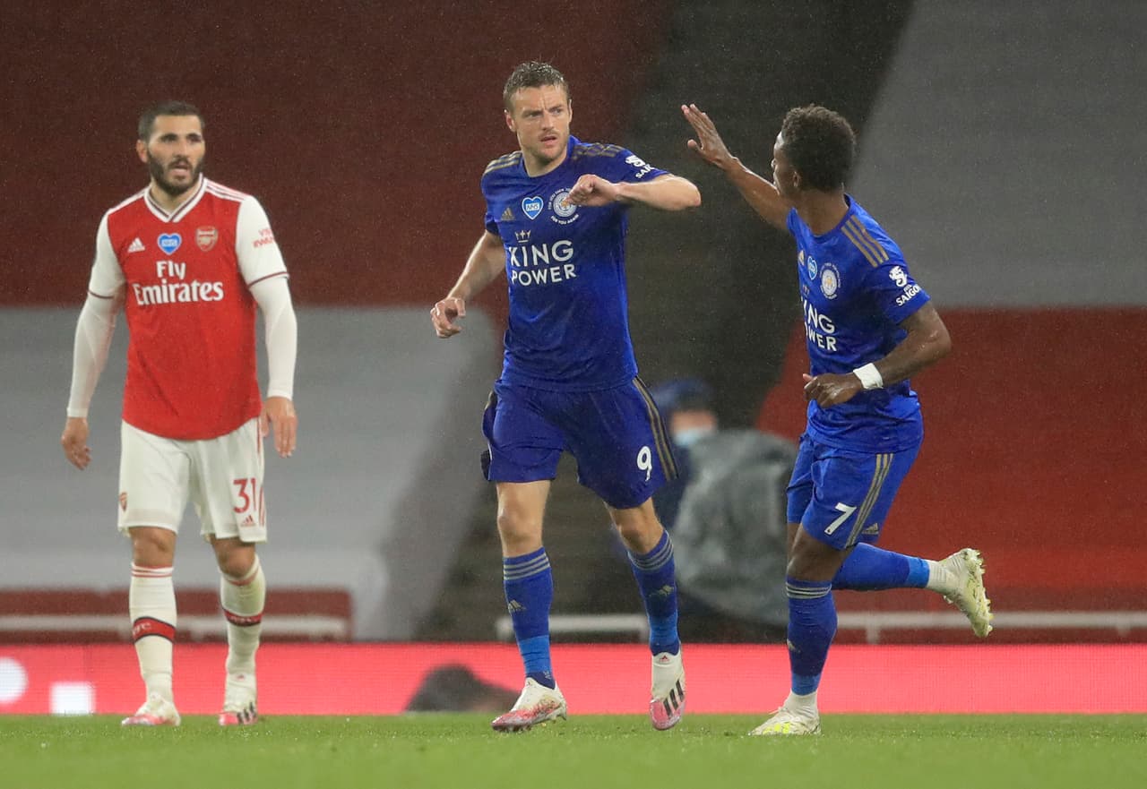 Leicester City se quedó en 59 unidades y aún pelean por un lugar directo a la Champions League. Arsenal se aleja poco a poco de las competiciones continentales.