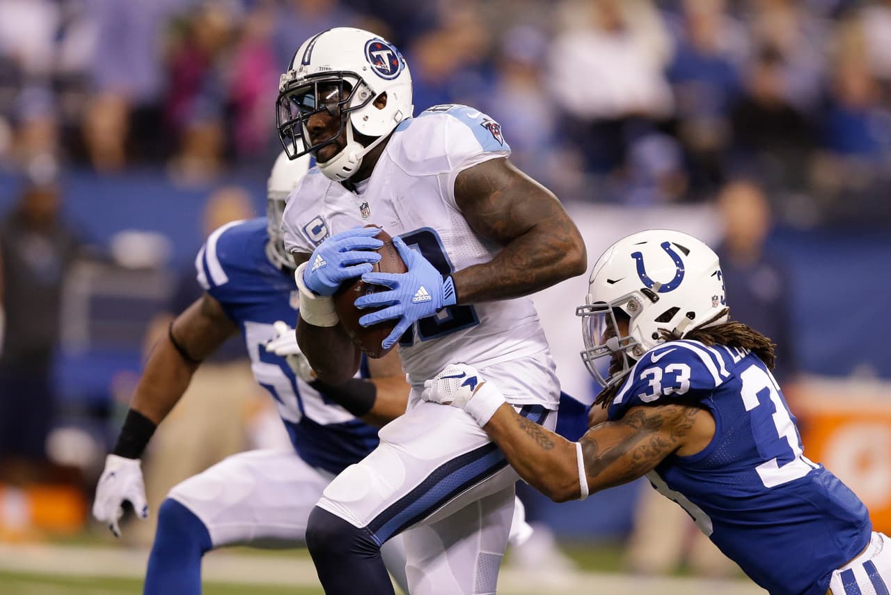 82 / DELANIE WALKER - TE - TENNESSEE TITANS - El líder receptor de Tennessee es un ala cerrada. Delanie Walker cumplió su tercera temporada con los Titans, la primera de 1.000 yardas (1,088 en 94 recepciones, ambas cifras las mejores de su carrera). En 2016 llegará a 11 temporadas en la NFL y se espera siga siendo un arma peligrosa para Marcus Mariota. Walker no estuvo en la lista Top 100 la campaña pasada.