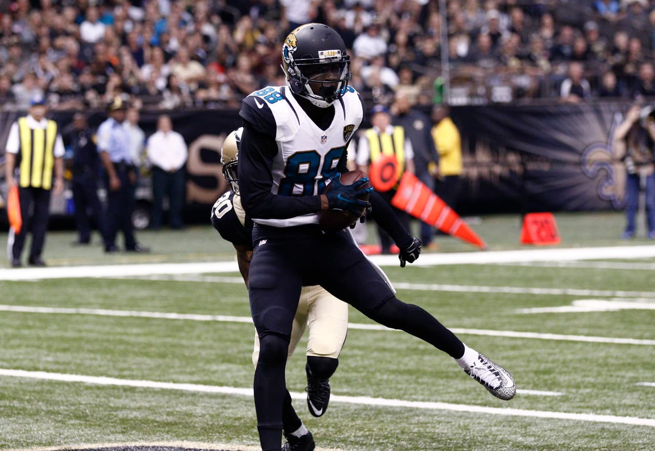 89 / ALLEN HURNS - WR - JACKSONVILLE JAGUARS - Jaguars es el equipo de los receptores Allen (Robinson y Hurns) ambos superaron las 1,000 yardas en 2015 y reclaman el nombramiento de mejor pareja de receptores de la NFL. En el caso de Hurns atrapó 64 pases para 1,031 yardas con 10 touchdowns, todos números debajo de Robinson. El año pasado no fue considerado en esta clasificación.