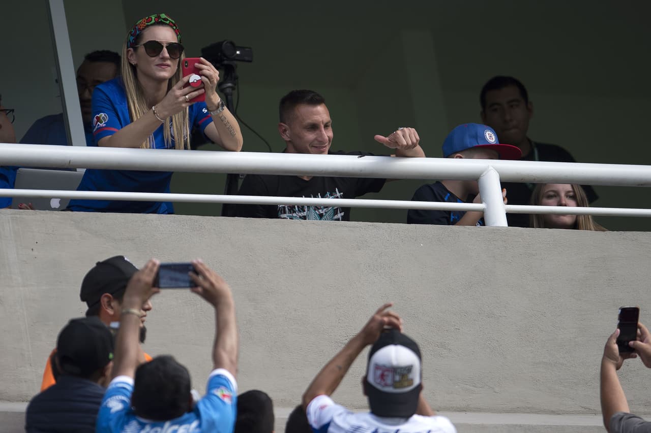 Cristian Giménez, el 'Chaco', fue uno de los invitados de honor para ver a Cruz Azul.