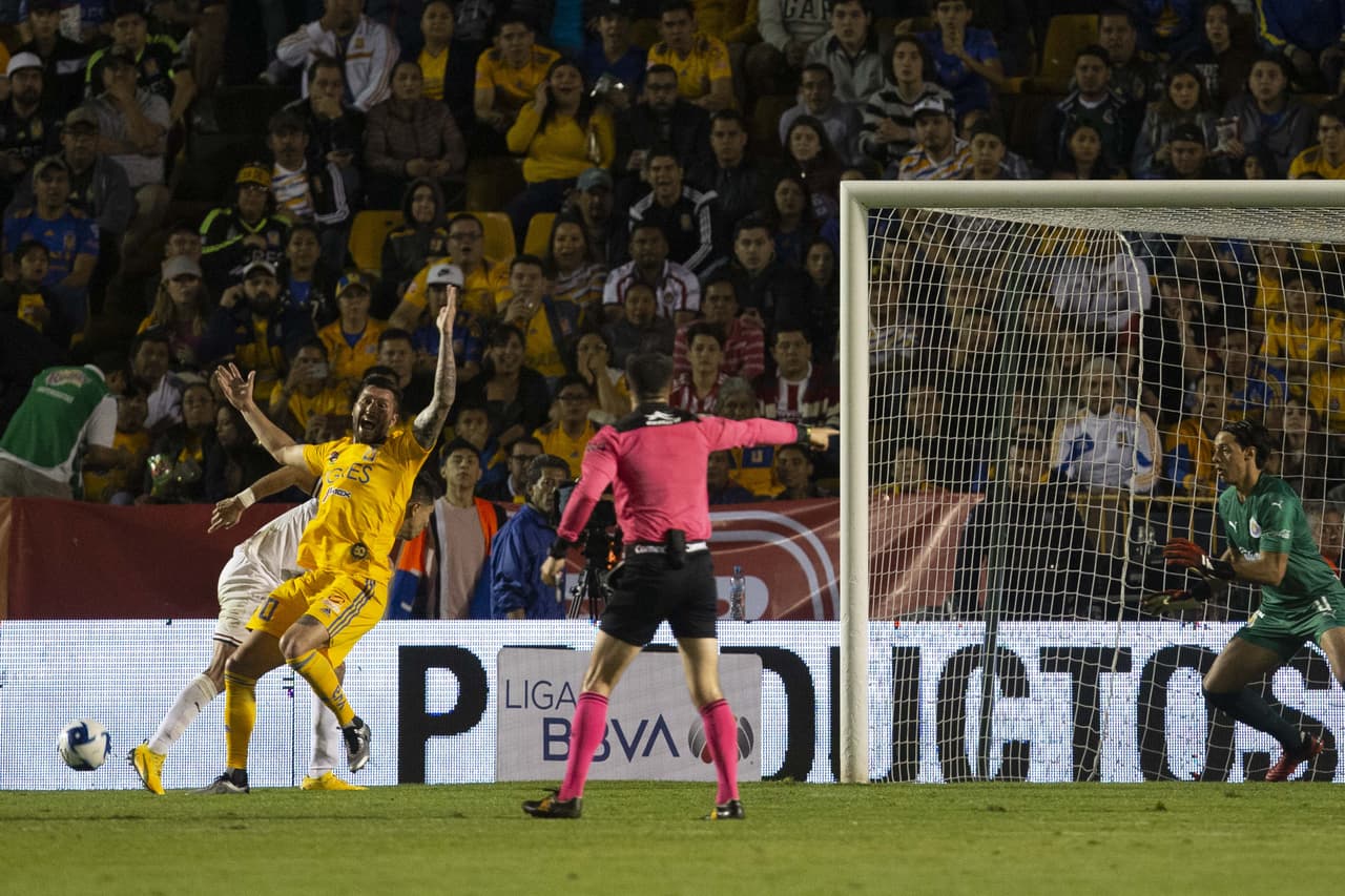 Ya son 10 años desde la última vez que Chivas venció a Tigres en el 'Volcán' y la cuenta se prolonga tras caer 3-0 en la Fecha 5 del Clausura 2020 ¿Cuándo le pondrá fin a la racha la escuadra rojiblanca?