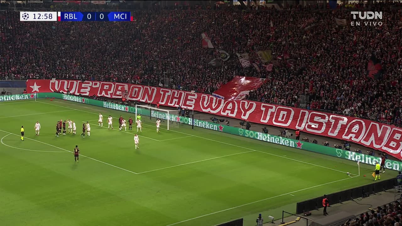 ¡TIRO ATAJADO! disparo por Rúben Dias.