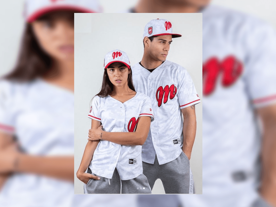En esta nueva campaña, los Diablos Rojos estrenan cuatro modelos diferentes, el blanco y el rojo se utilizarán para las giras, mientras que las dos versiones especiales muestran el blanco con camuflaje y el rosa con filos blancos.
