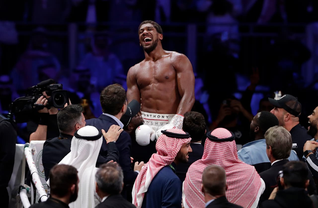Anthony Joshua: “No pelearía con Mike Tyson”