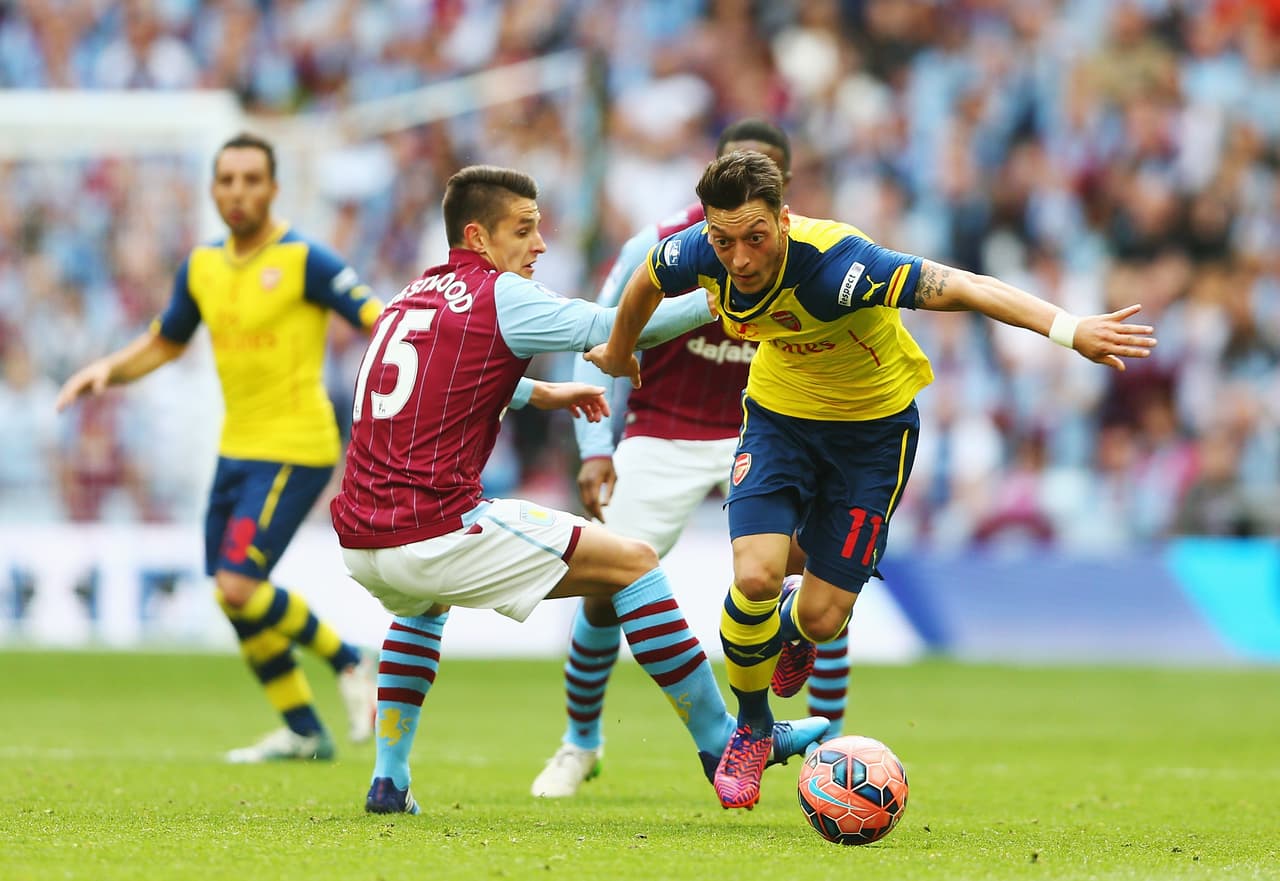 Los Gunners destrozaron al Aston Villa para alzar la Copa de Inglaterra.