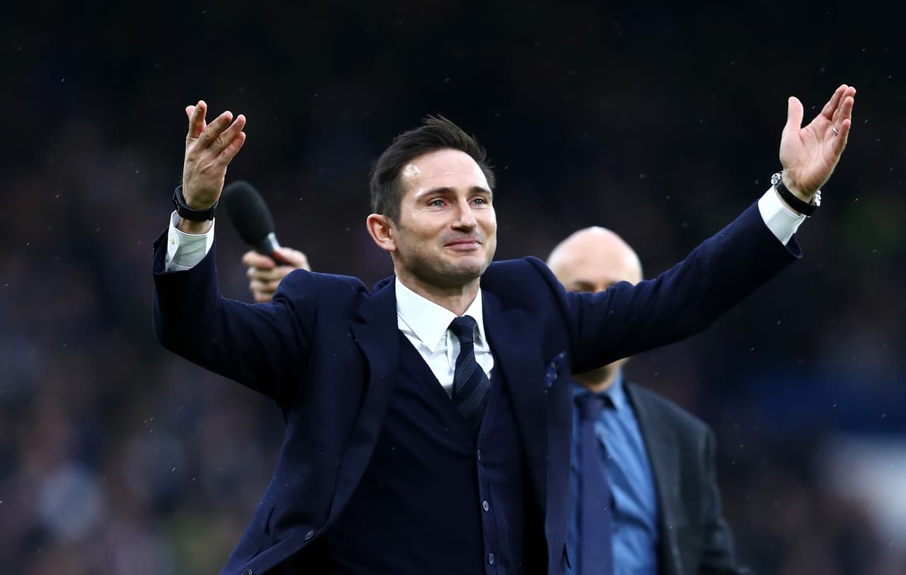 LONDON, ENGLAND - FEBRUARY 25: Frank Lampard shows appreciation to the fans at half time during the Premier League match between Chelsea and Swansea City at Stamford Bridge on February 25, 2017 in London, England. (Photo by Clive Rose/Getty Images)
