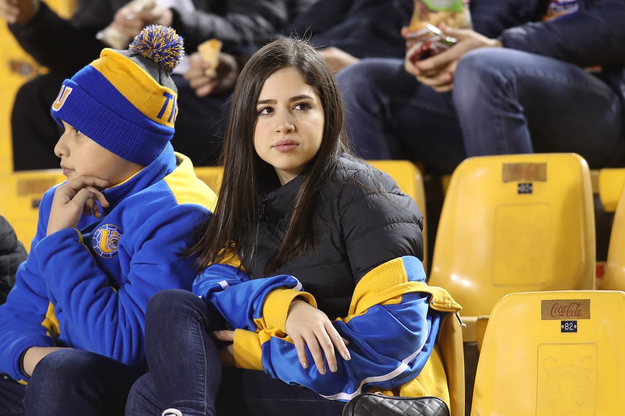 Fanáticos de Tigres aguardan por el encuentro ante Cruz Azul en la Jornada 3 del Clausura 2019.
