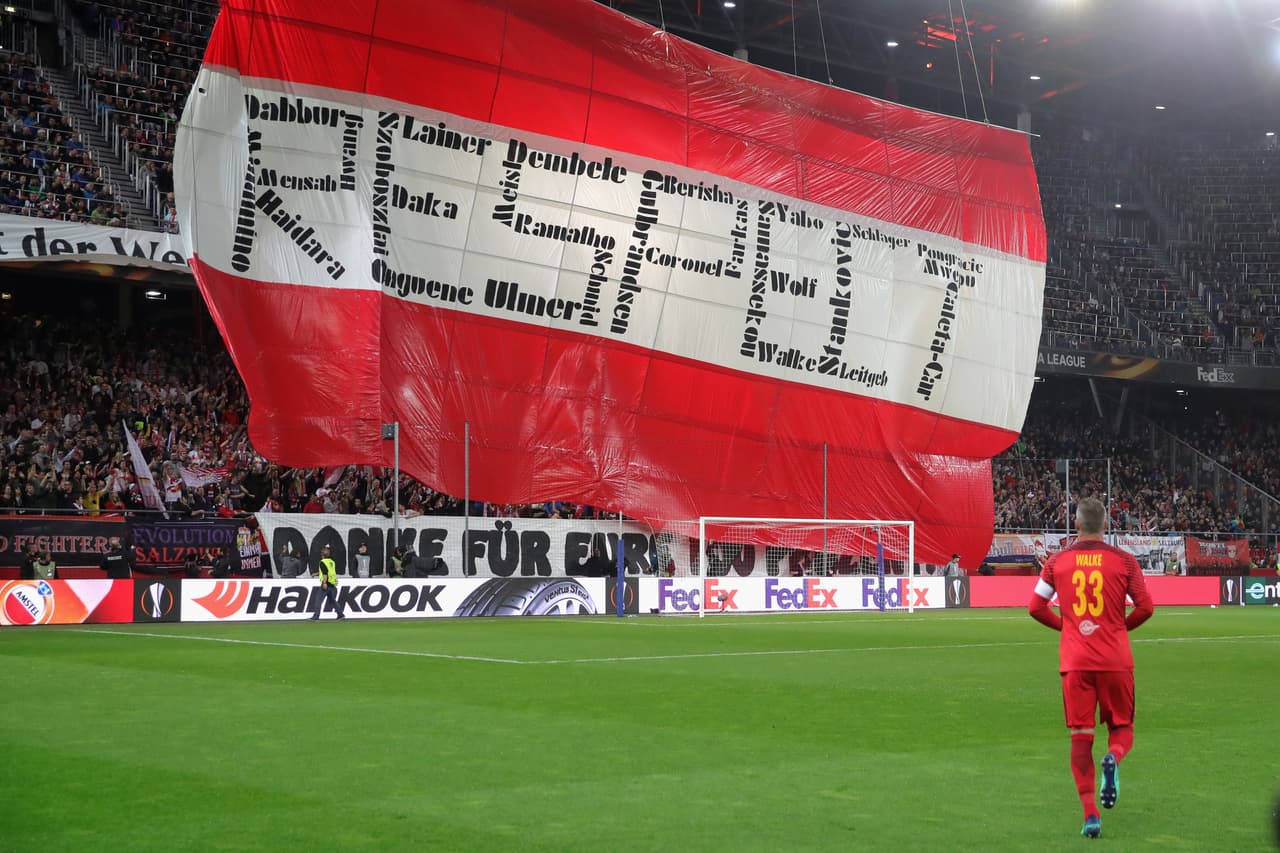 De entrada, el equipo austríaco envió un mensaje desde sus hinchas de lo que significa estar en su estadio.