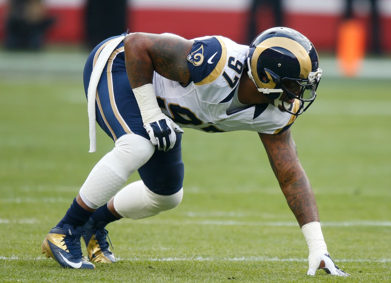 El ala defensivo Eugene Sims firmó por tres años para quedarse con Los Angeles Rams