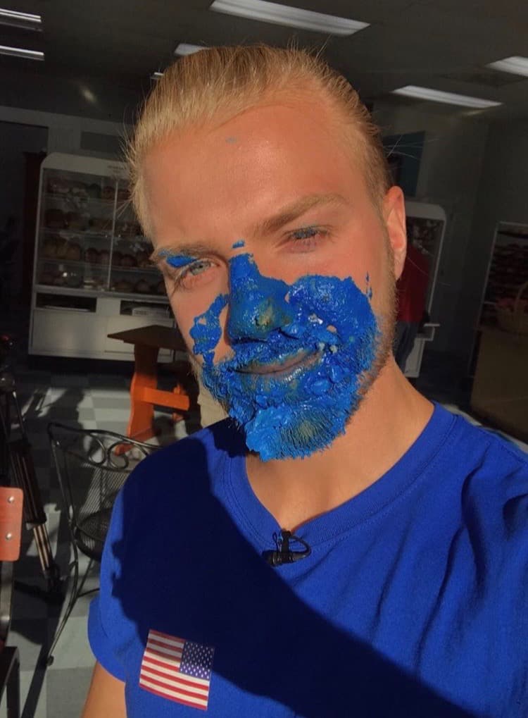 Charlotte vivió el colorido del capítulo 6 de 'La Carrera' por la Copa Oro, una competencia donde las parejas en busca del boleto a la Final del certamen aprovecharon para divertirse.