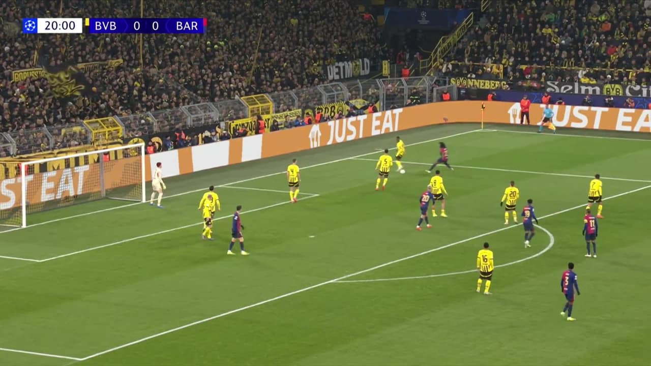 ¡TIRO ATAJADO! disparo por Lamine Yamal.