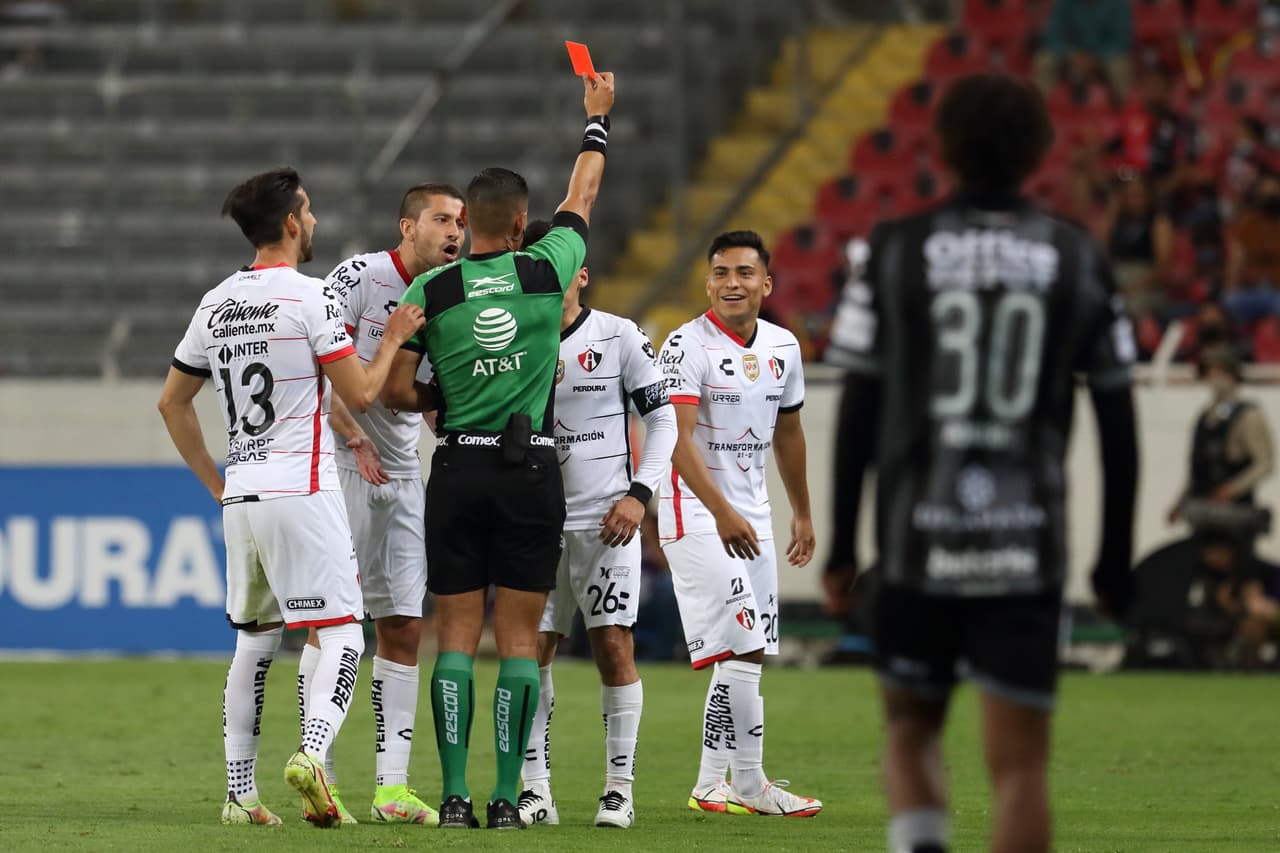 Con solitario gol de Roberto de la Rosa en los últimos minutos, Pachuca le pegó al campeón Atlas y de paso se metió como nuevo líder del Grita México Clausura 2022.