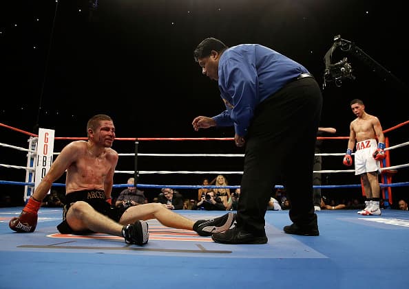 Mayorga fue a la lona y ahí escuch o la cuenta de 10.