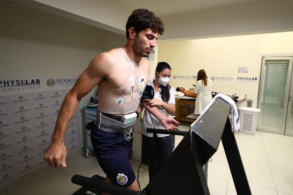 De cara a la pretemporada, jugadores de Chivas se sometieron a pruebas físicas y de COVID-19 para iniciar su preparación al Torneo Guard1anes 2020.