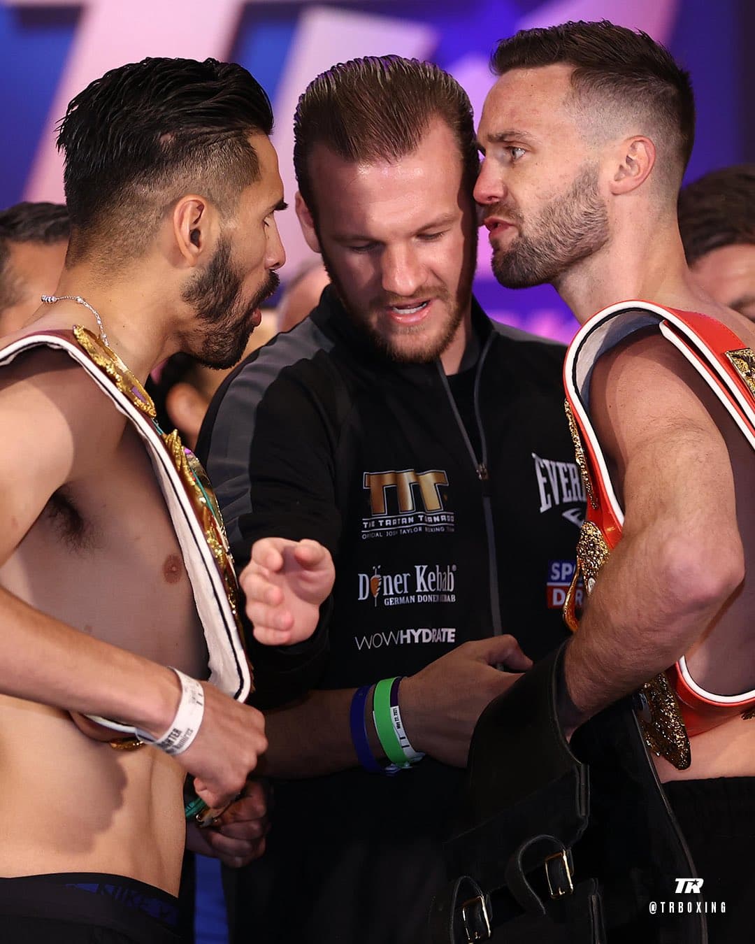 Ramírez y Taylor arman zafarrancho en los elevadores tras el pesaje