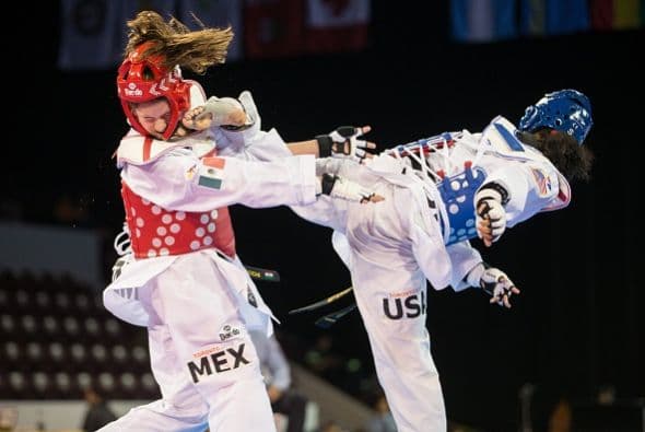 La colombiana Doris Patiño y la cubana Yamicel Núñez se alzaron con el bronce en esa categoría. Patiño derrotó a la argentina Celina Proffen 2-1 y Núñez a la canadiense Evelyn Gonda 10-3.