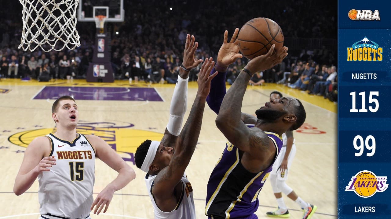 El momento del enceste con el que LeBron James rebasó a Michael Jordan entre los máximos anotadores de la NBA.