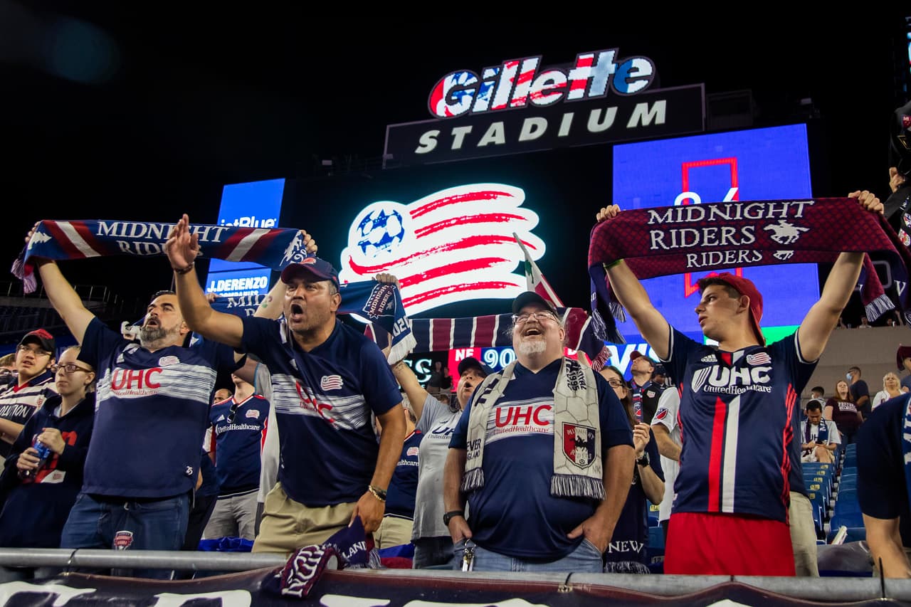 En el Gillette Stadium New England Revolution superó por 3-2 a D.C. United y sigue liderando con absoluta comodidad en la Conferencia del Este.
