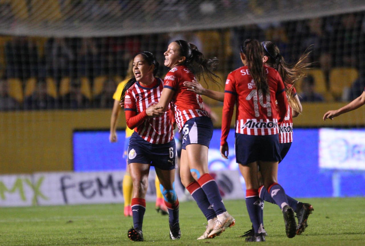 El festejo fue acorde a la calidad y el tamaño del gol que las Rojiblancas acababan de conseguir, doble motivo de felicidad.