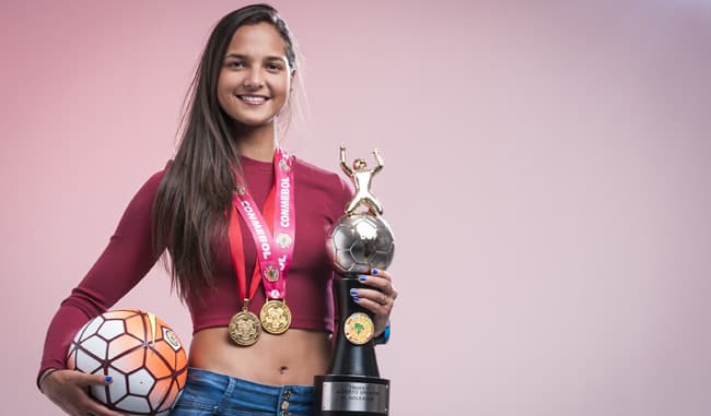 Deyna Castellanos sigue cosechando éxitos.