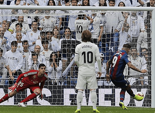 <b>7) Roger Martí: 8</b>. El atacante del Levante suma ocho tantos pero cinco de ellos han sido primeros goles, un jugador importantísimo para el equipo de Castellón.