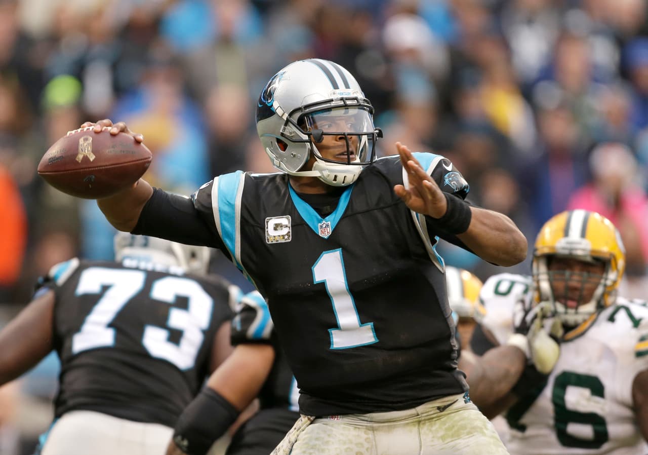 Los Carolina Panthers se afianzaron como los únicos invictos de la NFC al vencer 37-29 a los Green Bay Packers, estas son las mejores imágenes del partido.