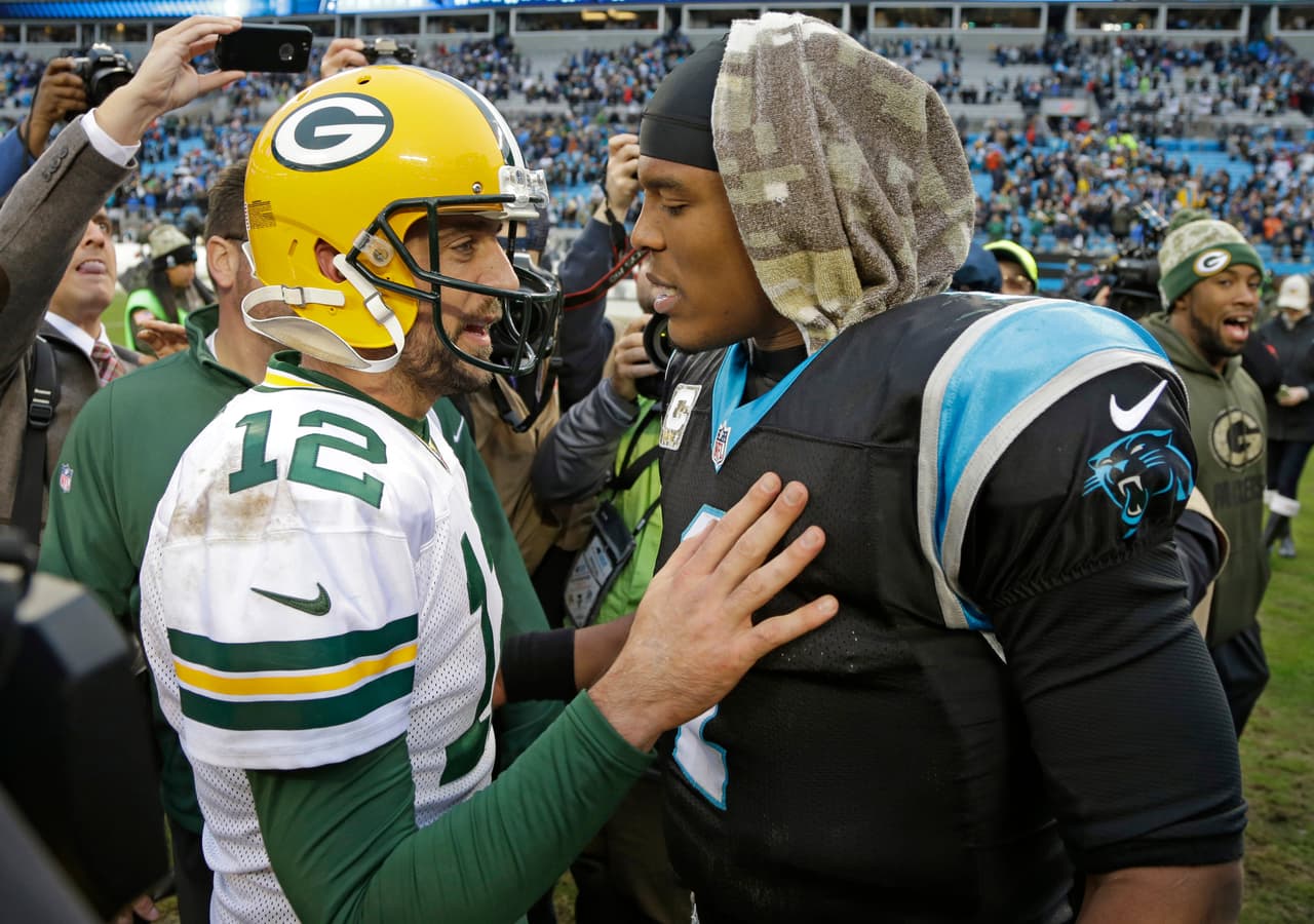 Los Carolina Panthers se afianzaron como los únicos invictos de la NFC al vencer 37-29 a los Green Bay Packers, estas son las mejores imágenes del partido.