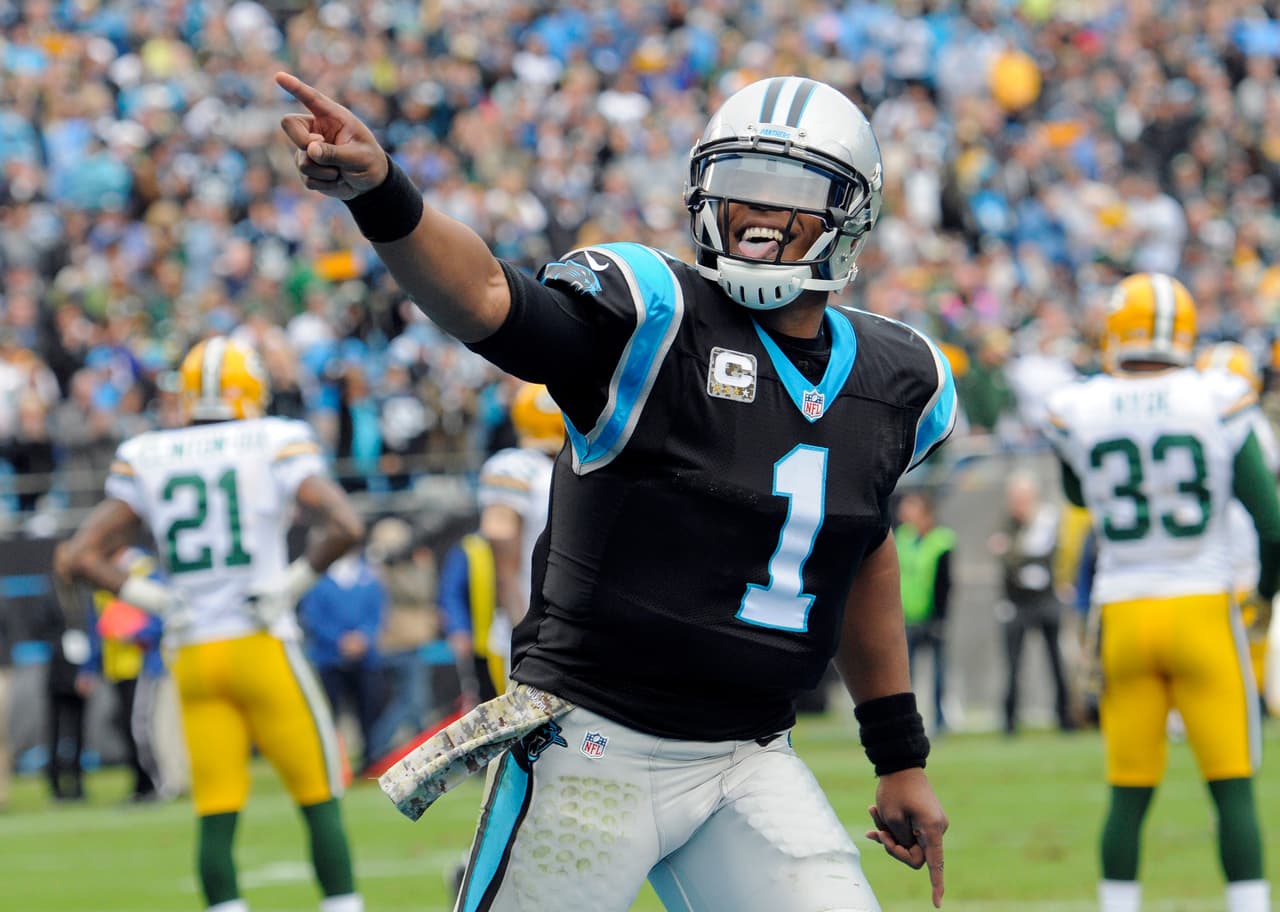 Los Carolina Panthers se afianzaron como los únicos invictos de la NFC al vencer 37-29 a los Green Bay Packers, estas son las mejores imágenes del partido.