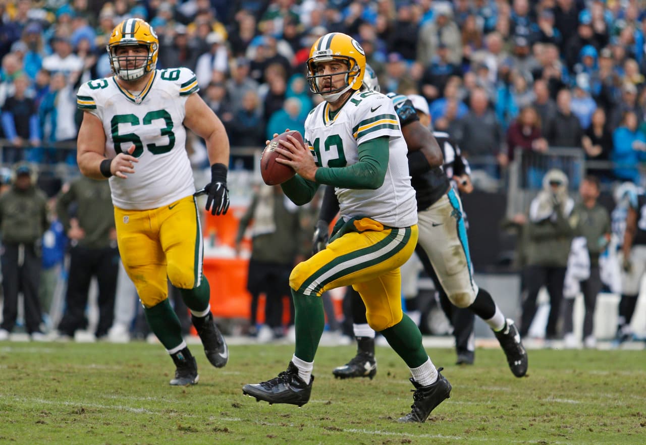 Los Carolina Panthers se afianzaron como los únicos invictos de la NFC al vencer 37-29 a los Green Bay Packers, estas son las mejores imágenes del partido.