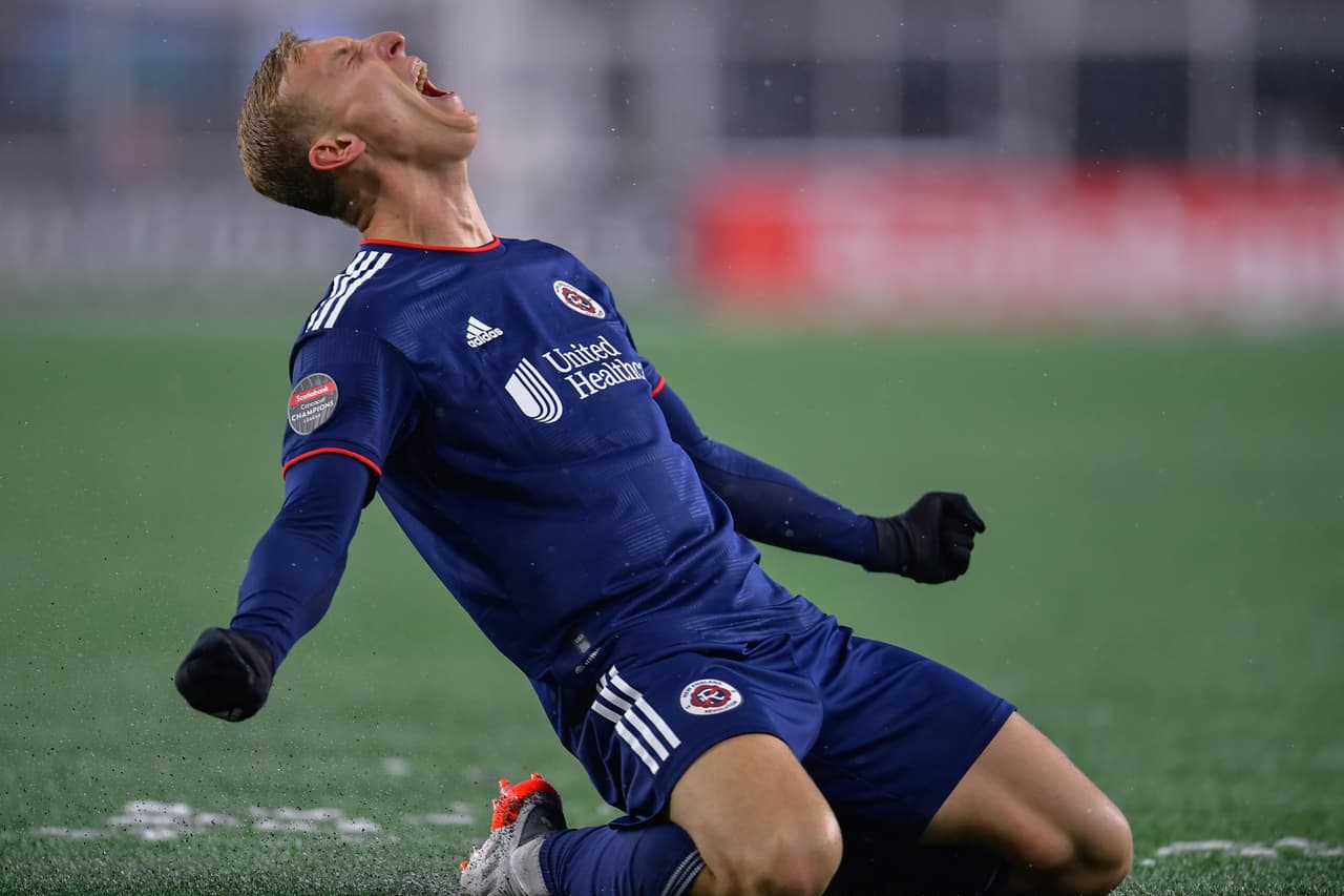 New England Revolution fue muy superior a los Pumas y se impuso gracias a un doblete de Adam Buksa y otro tanto de Sebastian Lletget.