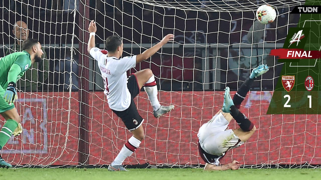 Momento de la chilena de Andrea Belotti para el 2-1 del Torino al Milan.