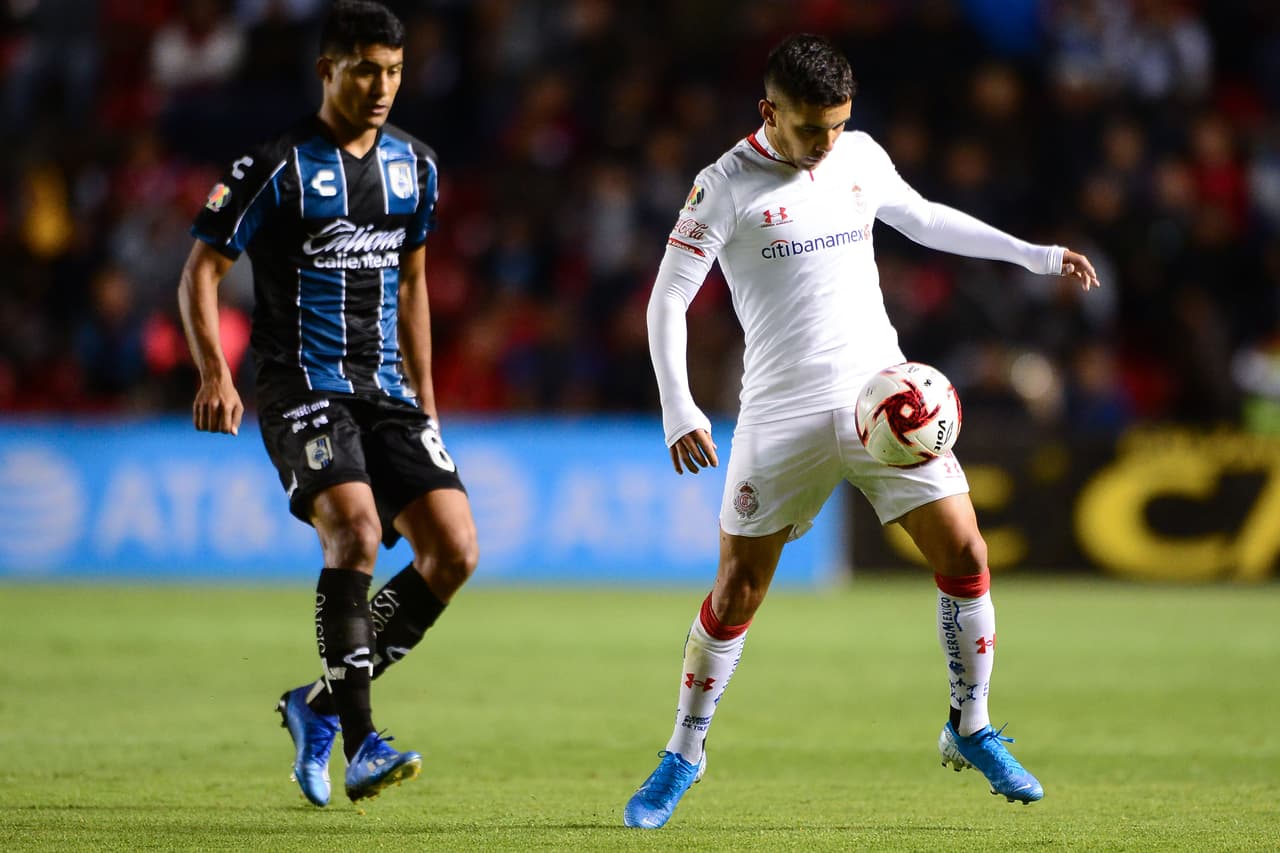 Con goles de Leonardo Fernández y Jorge Aguilar, Gallos y Diablos no se hacen daño y reparten puntos en Querétaro.