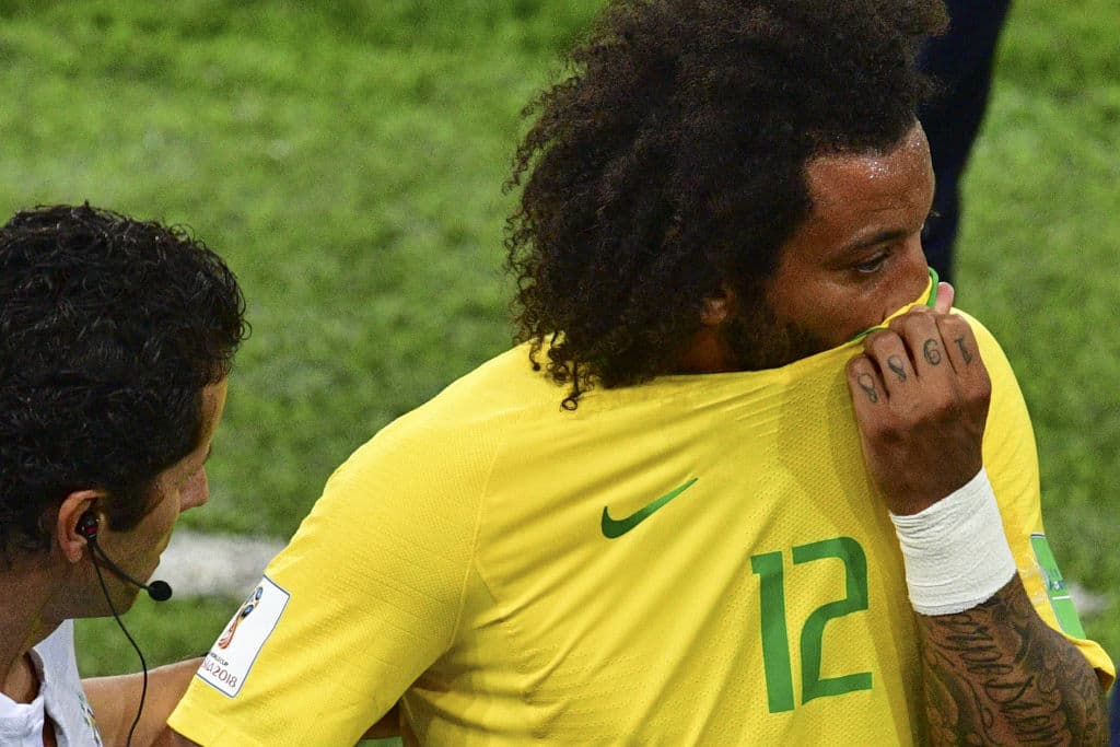 Marcelo salió lesionado muy temprano al minuto 10 del primer tiempo para dejar debilitado a Brasil.