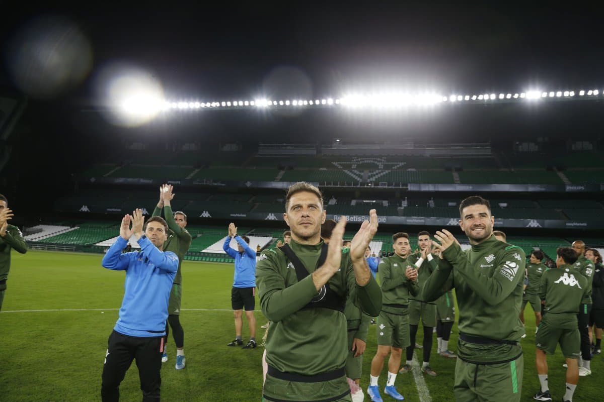 Así se vivieron los últimos entrenamientos del Real Betis y del Sevilla previos al Derbi de este domingo.