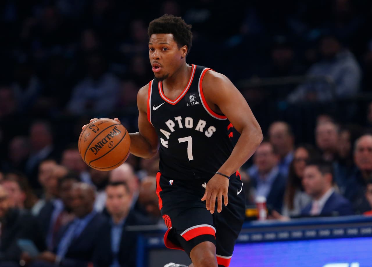 Una de las buenas noticias para Toronto es el regreso del estelar base Kyle Lowry (7), aunque Pascal Siakam se lució por los Raptors con 31 tantos. Por New York se destacó Mitchell Robinson con 19 unidades saliendo desde la banca.