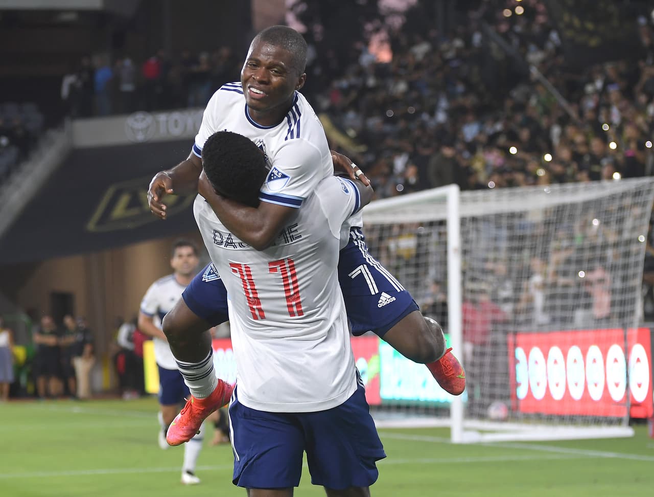 Los colombianos Déiber Caicedo y Cristian Dájome buscan brillar en un Vancouver Whitecaps que busca salir de las últimas posiciones.
<br>