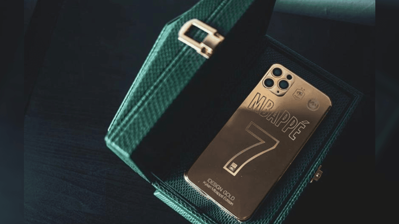 <b>Diseños previos y personalizados</b>
<br>Kylian Mbappé tenía su diseño donde sobresale su número, el nombre y también el escudo de la selección de Francia y del PSG.