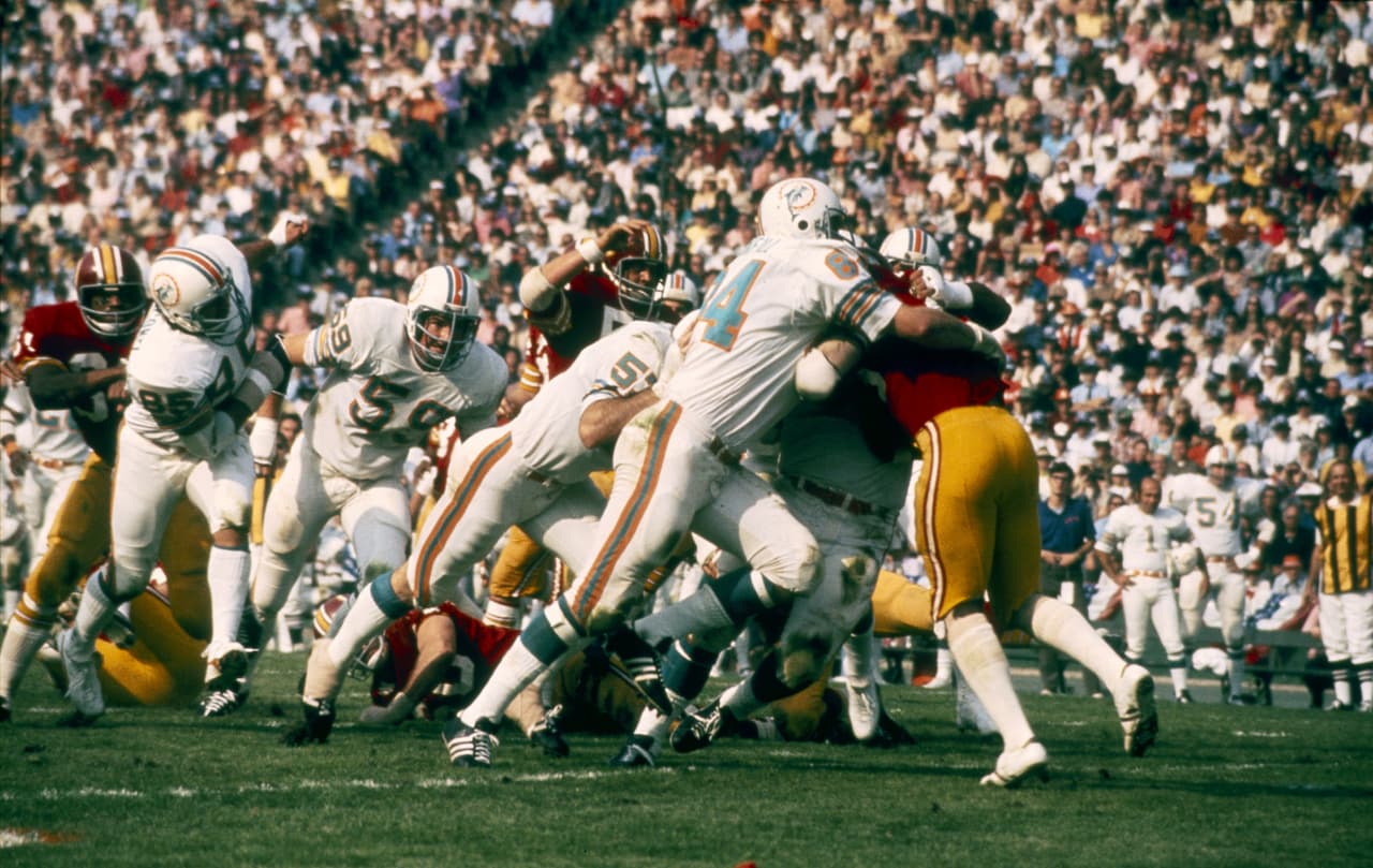 Con ello, Carolina se convirtió en solamente el noveno equipo de todos los tiempos en perder uno o menos juegos en la temporada REGULAR QUE llegar al Super Bowl, los otros fueron los OAKLAND RAIDERS (13-1 en 1967), BALTIMORE COLTS (13-1 en 1968), MIAMI DOLPHINS (14-0 en 1972), Raiders (13-1 en 1976), WASHINGTON REDSKINS (8-1 en 1982), SAN FRANCISCO 49ERS (15-1 en 1984), CHICAGO BEARS (15-1 en 1985), NEW ENGLAND PATRIOTS (16-0 en 2007).