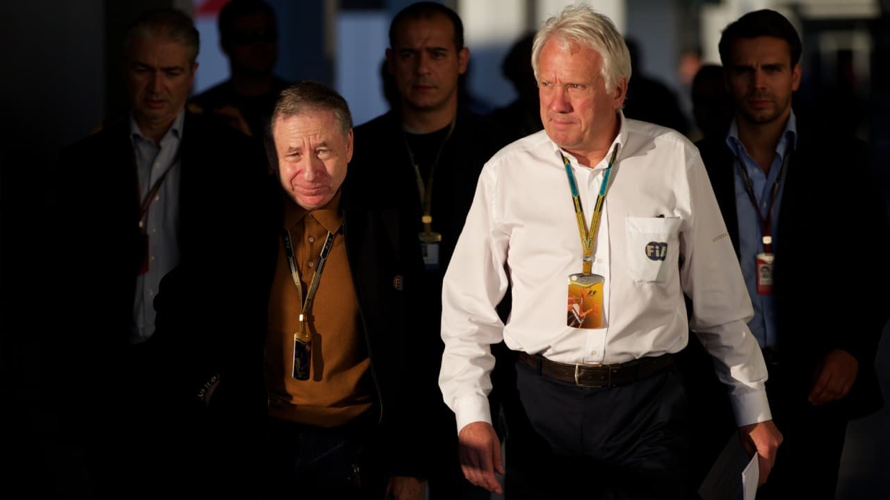 Charlie Whiting (der.), junto al director de la FIA, Jean Todt, previo al Gran Premio de Rusia 2014.