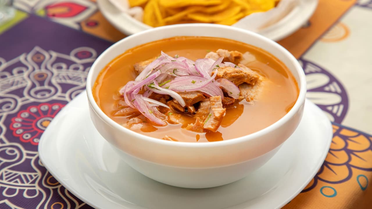 Receta de encebollado de pescado: un orgullo gastronómico del Ecuador