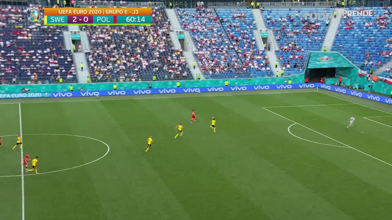 ¡GOL!  anota para Polonia. Robert Lewandowski