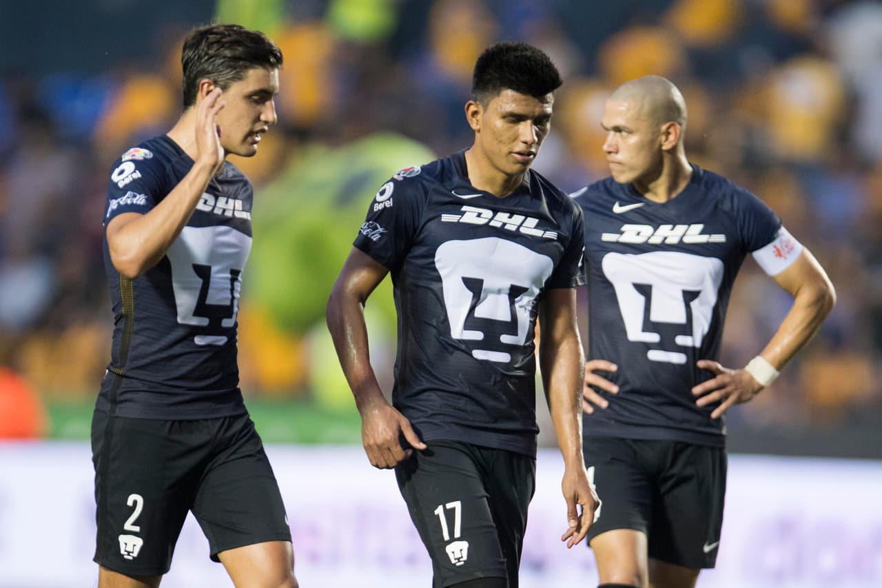 Al medio tiempo los Pumas lucían desconcertados. Así marcharon a los vestidores.