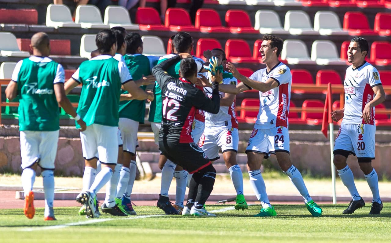 Lobos BUAP goleó 6-2 a Mineros para lograr su pase a la final.