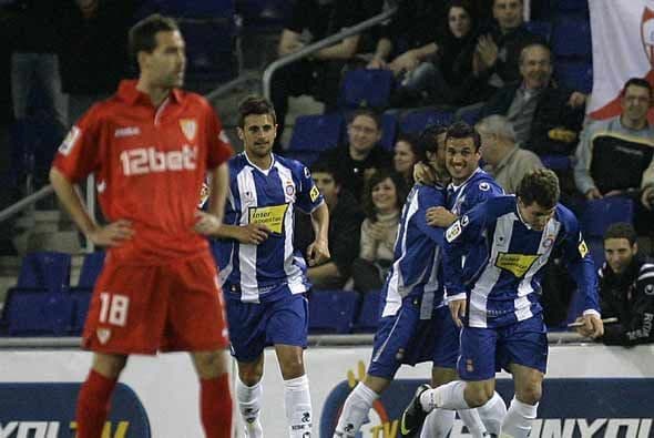El Espanyol de Barcelona se aprovechó del Sevilla, que parece haber perdido la magia.