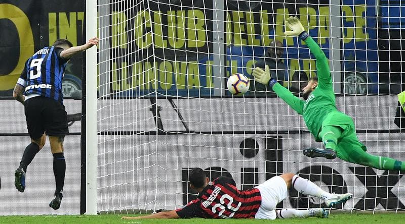 El cabezazo del delantero marcó el triunfo del Inter, que es tercero de la Serie A con 19 puntos, a 6 del líder, Juventus.
