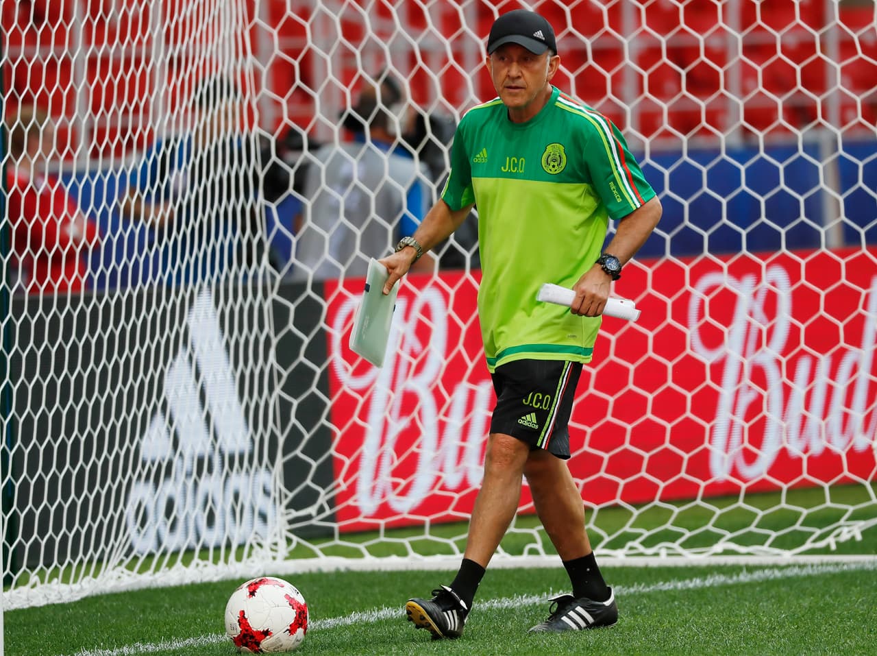 El técnico Juan Carlos Osorio prepara rigurosamente ese partido por el tercer puesto, pues quiere aplacar las críticas en contra del equipo tras la goleada 4-1 contra Alemania en la semifinal.