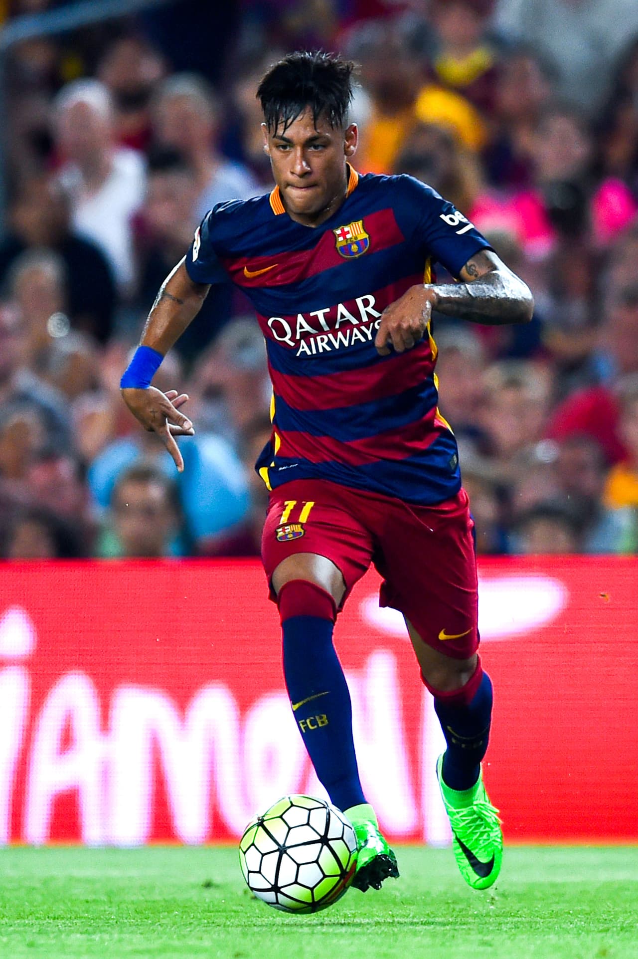 ‘Ney’ es un extremo izquierdo con un incansable ramillete de regates y fintas que lo hacen casi imposible de defender en el mano a mano.