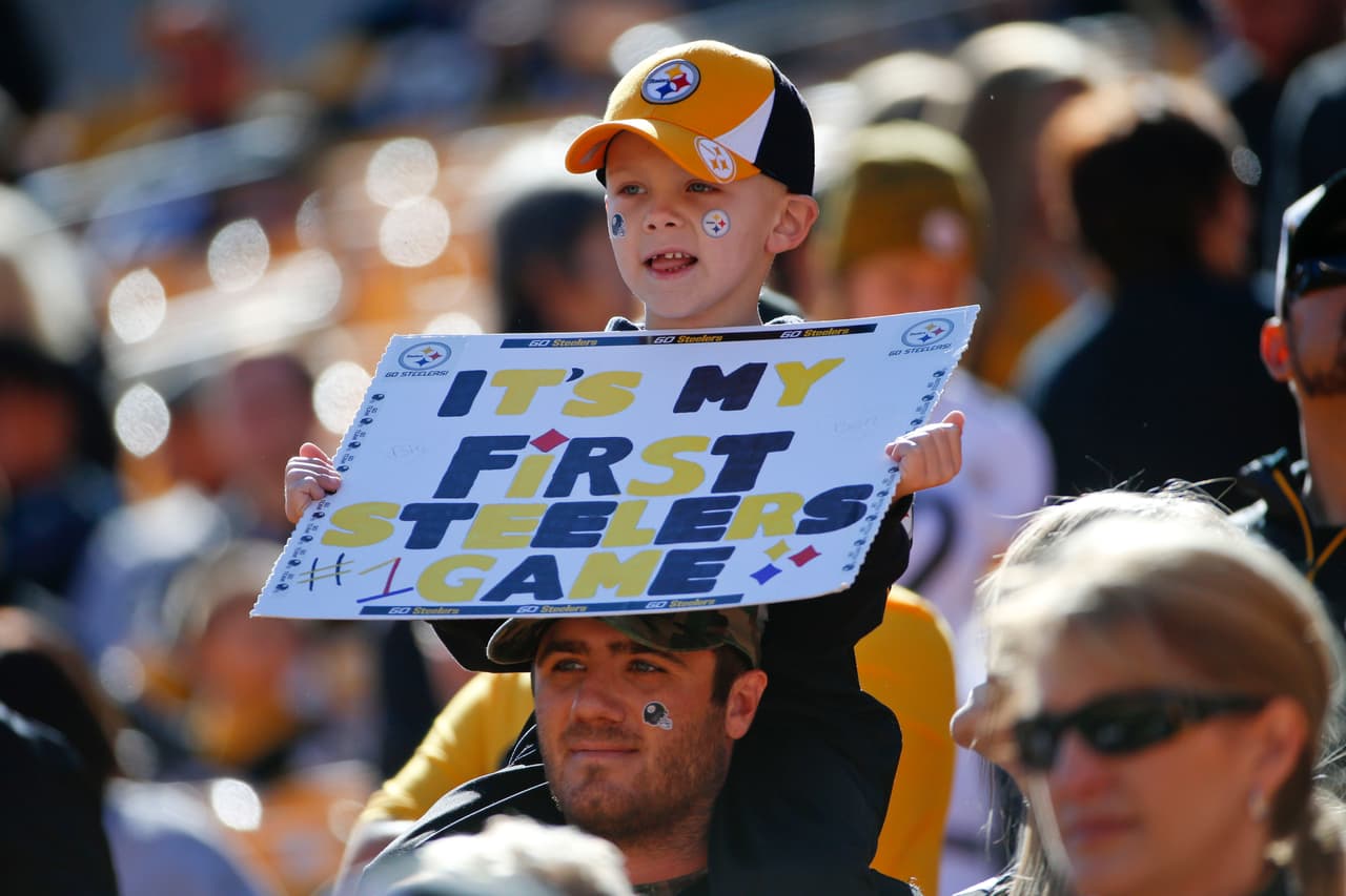 Pasión, locuras y disfraces, los fans de la NFL en la Semana 8.