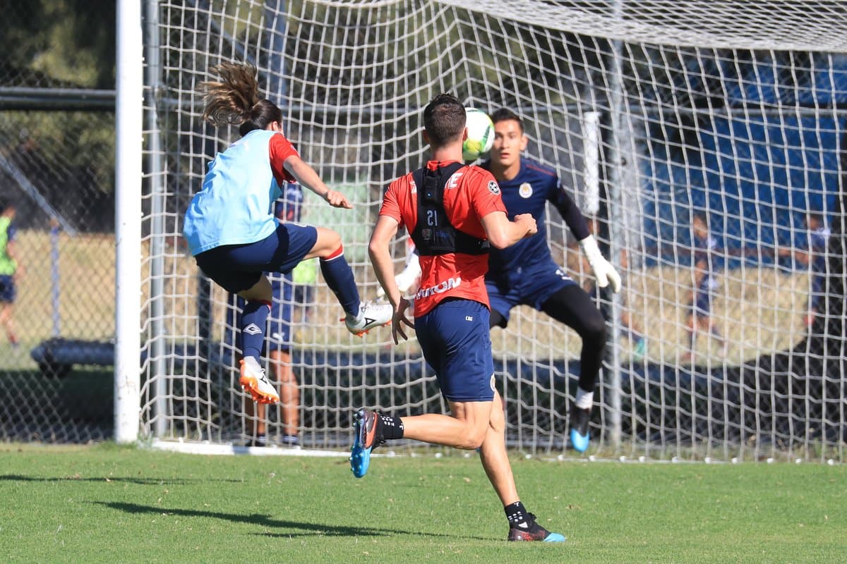 El equipo rojo ganó 3-0 con tantos de Guillermo Madrigal al 4’, Gabriela Huerta al 22’ y Sebastián Martínez al 25’.
