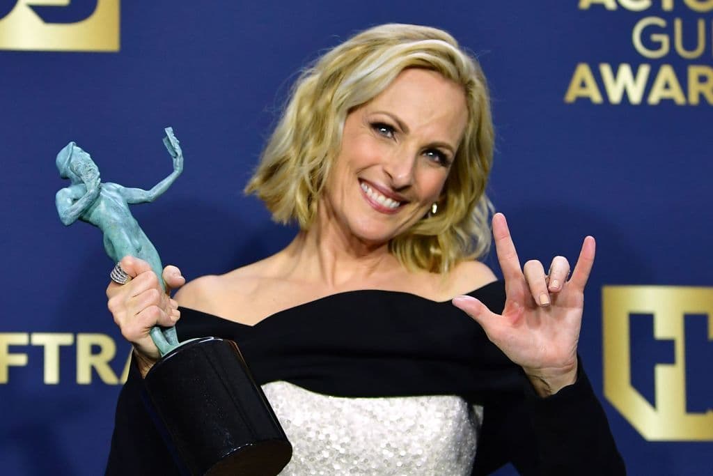 “Todos ustedes son nuestros compañeros”, firmó el miembro del elenco Marlee Marlin al aceptar el premio al mejor conjunto. “Nosotros, los actores sordos, hemos recorrido un largo camino”.